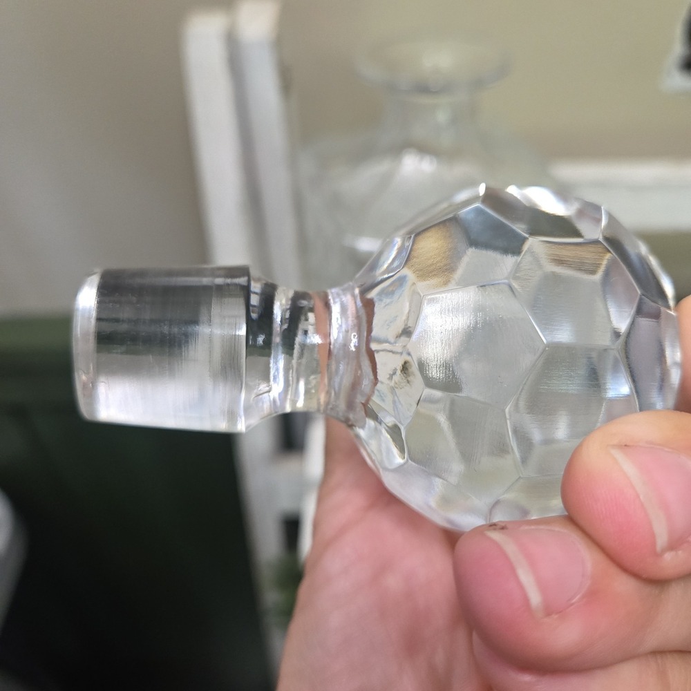 Vintage Cut Crystal Square Decaner With Faceted Stopper 9.5 inch - Picture 7 of 15